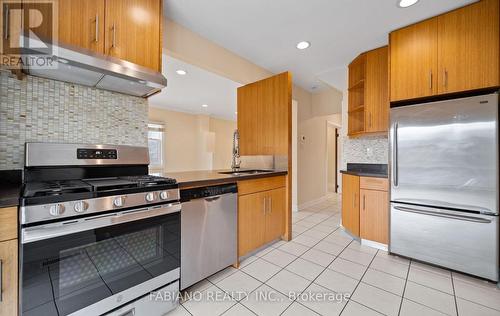 7872 - 7876 Kipling Avenue, Vaughan, ON - Indoor Photo Showing Kitchen