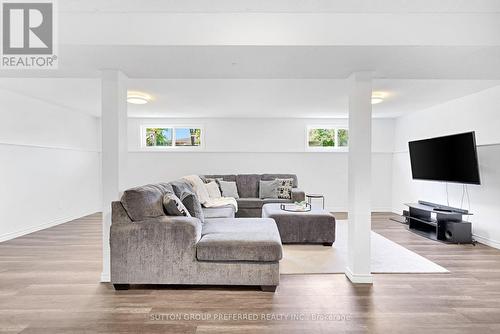 1 Ponderosa Crescent, London South (South X), ON 