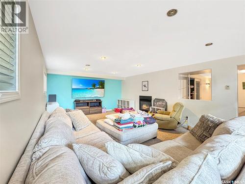 71 4Th Avenue, Battleford, SK 