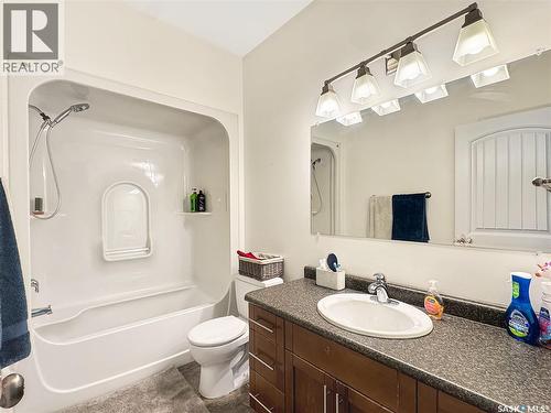 71 4Th Avenue, Battleford, SK 
