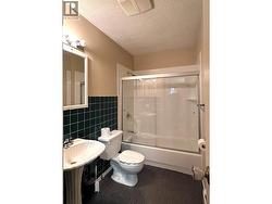 4 piece full bath on upper floor - 