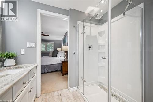 walk-in shower - 18 Dunnington Court, Kitchener, ON 