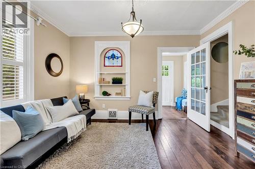 455 Nelson Avenue, Burlington, ON - Indoor Photo Showing Living Room