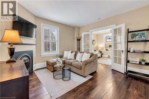 455 Nelson Avenue, Burlington, ON - Indoor Photo Showing Living Room