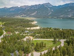 Bella Vista Boulevard  Fairmont Hot Springs, BC V0B 1L2