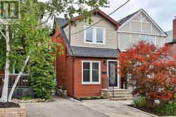 144B ROSLIN AVENUE Toronto, ON M4N 1Z4