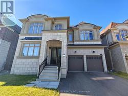 211 HILLSVIEW DRIVE Richmond Hill, ON L4C 4L8