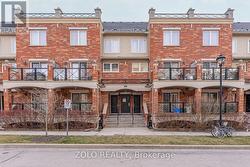28 - 51 HAYS BOULEVARD Oakville, ON L6H 0J1