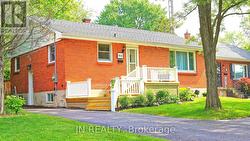 1100 BRUCE STREET Sarnia, ON N7V 3B3