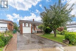 83 GREEN BUSH ROAD Toronto, ON M2M 1P2