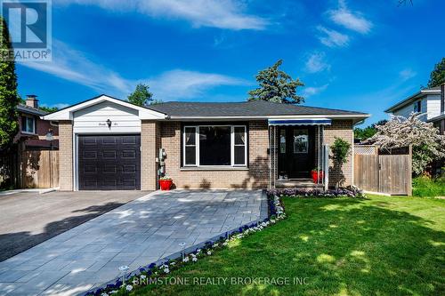 22 LONSDALE PLACE  Barrie, ON L4M 4J1