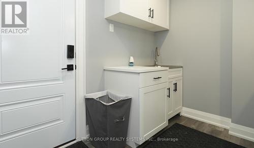 70 Courtleigh Square, Brampton, ON 