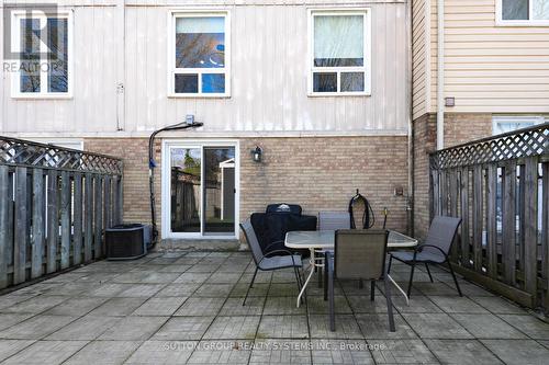 70 Courtleigh Square, Brampton, ON 