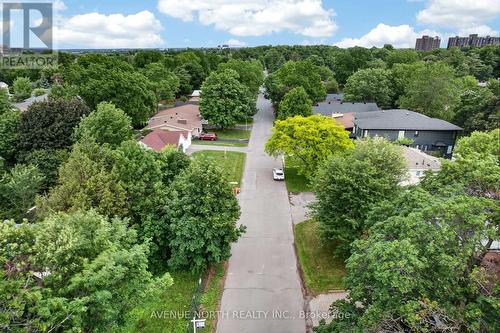 305 Mountbatten Avenue, Ottawa, ON 