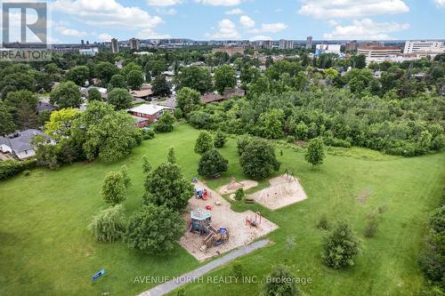 305 Mountbatten Avenue, Ottawa, ON 