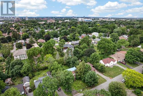 305 Mountbatten Avenue, Ottawa, ON 
