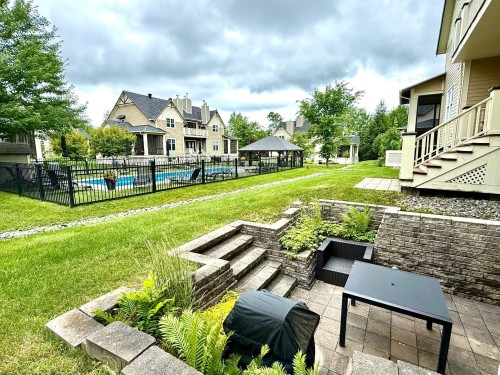 Balcon - 102-117 Rue De Laviolette, Bromont, QC 