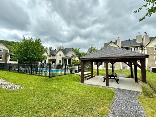 Cour - 102-117 Rue De Laviolette, Bromont, QC 