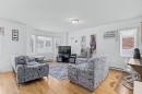 Salon - 1279 Boul. Lebel, Chambly, QC 