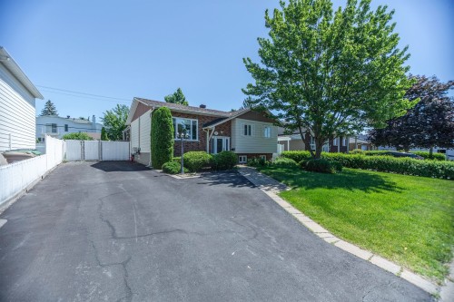Stationnement - 116 Rue Robert, Varennes, QC 
