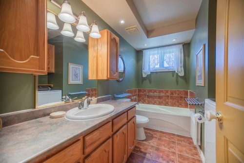 Salle de bains - 116 Rue Robert, Varennes, QC 