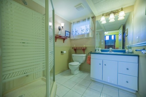 Salle de bains - 116 Rue Robert, Varennes, QC 