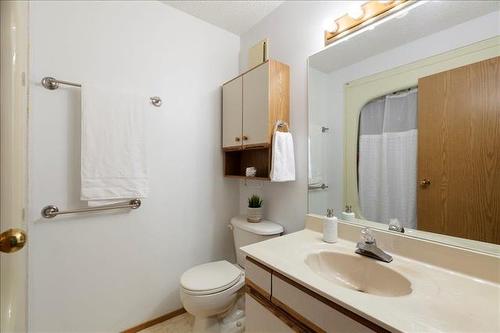 4 Blair Bay, Steinbach, MB 