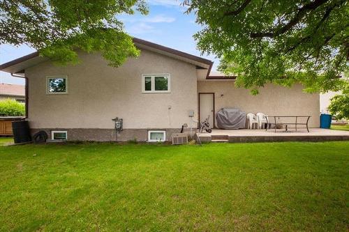 4 Blair Bay, Steinbach, MB 