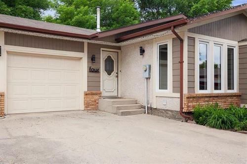 4 Blair Bay, Steinbach, MB 