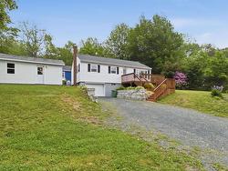 6 Pembrooke Street Waverley, NS B2R 1L6