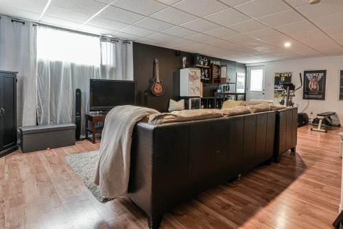 Family Room - 66 Rue Granger, Saint-Philippe, QC 