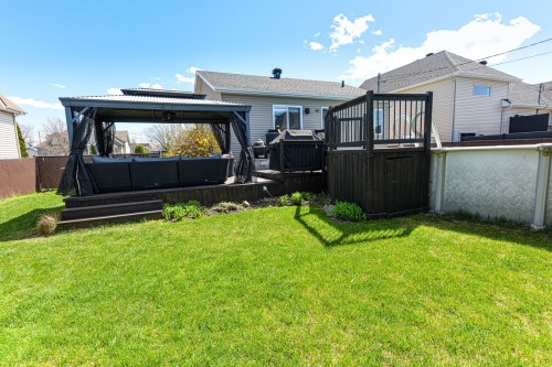 Courtyard - 66 Rue Granger, Saint-Philippe, QC 