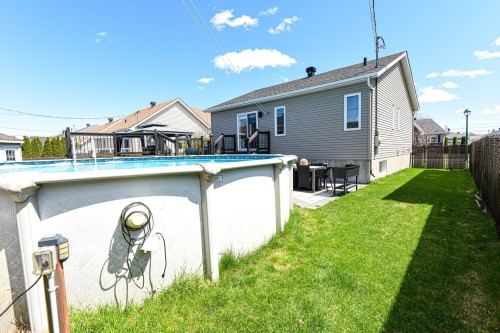 Courtyard - 66 Rue Granger, Saint-Philippe, QC 