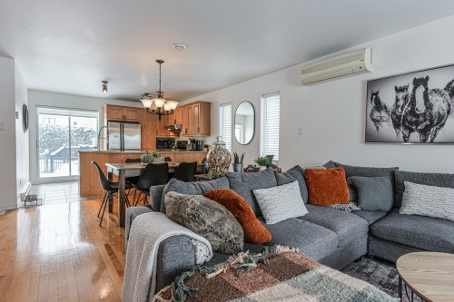 Living Room - 66 Rue Granger, Saint-Philippe, QC 