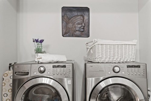 Salle de lavage - 279 Ch. Des Castors, Mont-Tremblant, QC - Indoor Photo Showing Laundry Room