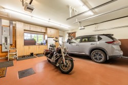 Garage - 