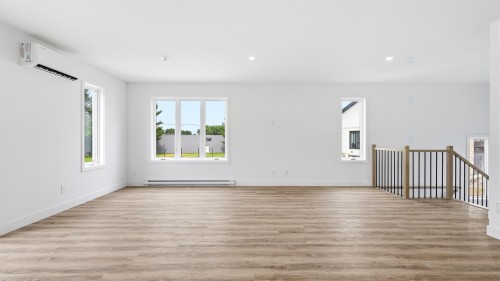Salon - 70 Rue Nicolas-Perreault, Sorel-Tracy, QC - Indoor Photo Showing Other Room