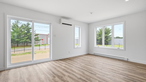 Salle à manger - 70 Rue Nicolas-Perreault, Sorel-Tracy, QC - Indoor Photo Showing Other Room