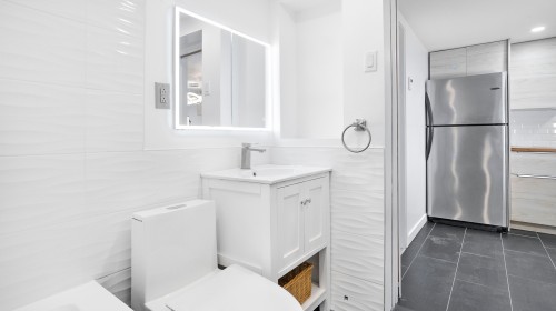 Bathroom - 4013 Rue Mackenzie, Montréal (Côte-Des-Neiges/Notre-Dame-De-Grâce), QC 