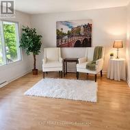 Large Living Room - 