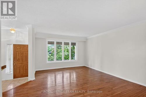 Living room - 19 Windhurst Drive, Ottawa, ON 