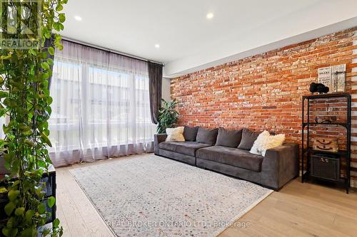 769 Cairn Crescent, Ottawa, ON 