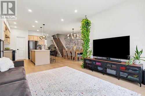 769 Cairn Crescent, Ottawa, ON 