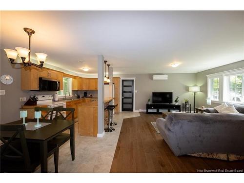 15 Katie Ave, Douglas, NB 