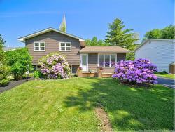163 Glenwood DR Moncton, NB E1A 2N2
