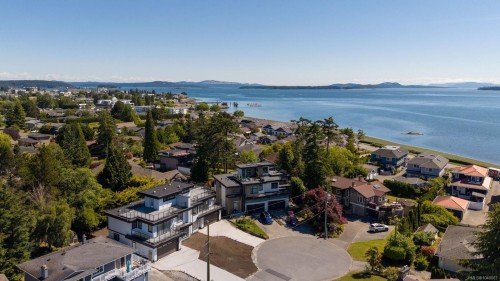 2292 Gail Pl, Sidney, BC 