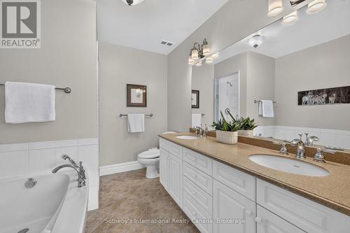 Double Sinks in Primary Ensuite - 541 Mariners Way, Collingwood, ON 