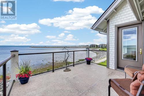 180 Degree Bay Views From Balcony - 541 Mariners Way, Collingwood, ON 