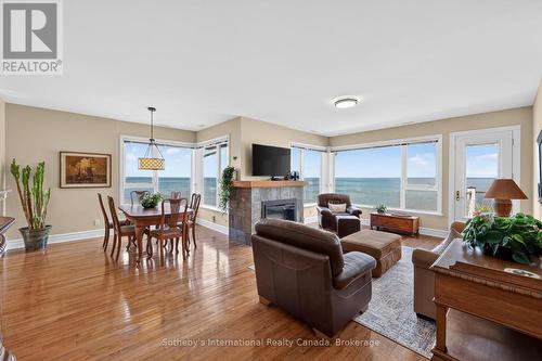 Open concept living/dining/kitchen - 541 Mariners Way, Collingwood, ON 