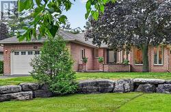 34 PATRICIA PLACE Kawartha Lakes, ON K0M 1A0